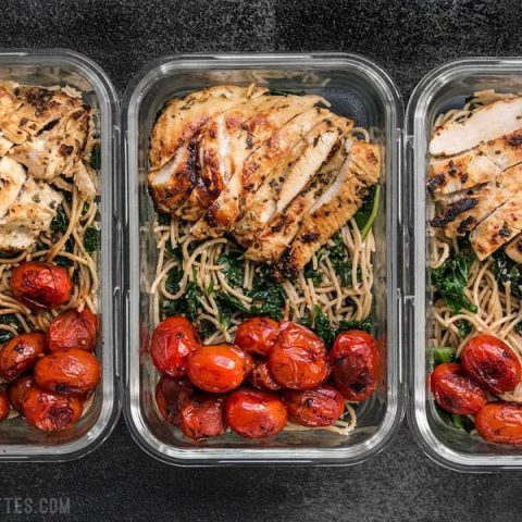 Kale Pasta With Chicken and Caramelised Tomatoes